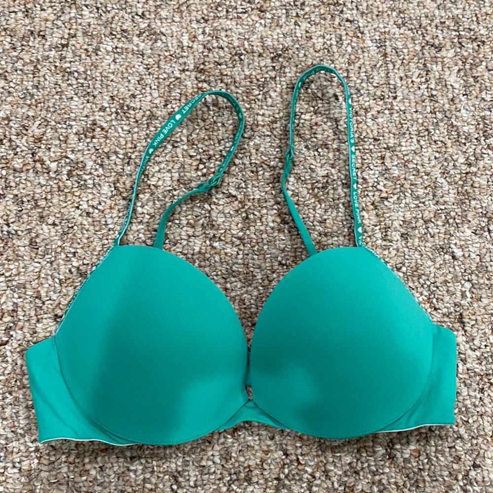 Victoria’s Secret PINK bra